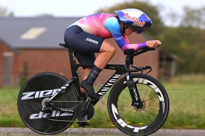 Simac Ladies Tour: Zoe Bäckstedt nets first pro victory in stage 1 time trial