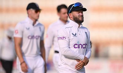 England optimistic on Duckett’s return after suspected dislocated thumb