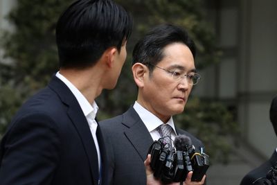 Samsung apologizes to investors over weak Q3 guidance, poor chip performance