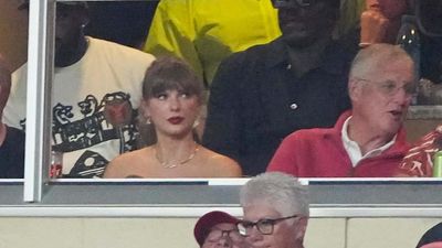 NFL Fans Loved Taylor Swift Looking Absolutely Stressed Out After Chiefs Turnover