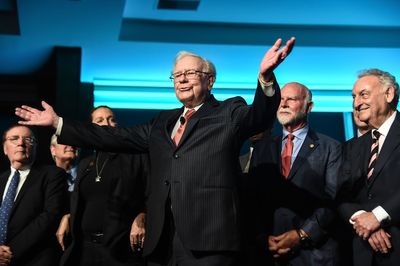 Warren Buffett's Berkshire sells bank stock before earnings