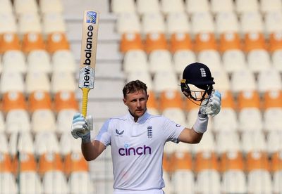 Alastair Cook reacts as Joe Root breaks his England Test runs record