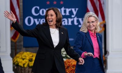 Endorsements from Republicans and CEOs won’t help Kamala Harris win