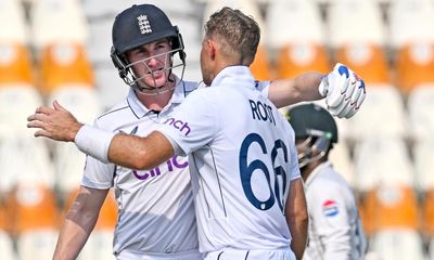 Root the record breaker and Brook make hay to put England on top in Pakistan