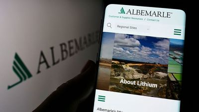 Rio Tinto Buys Fallen Lithium Stock As Battery Metal Price Bottoms; Albemarle Gets Target Boost