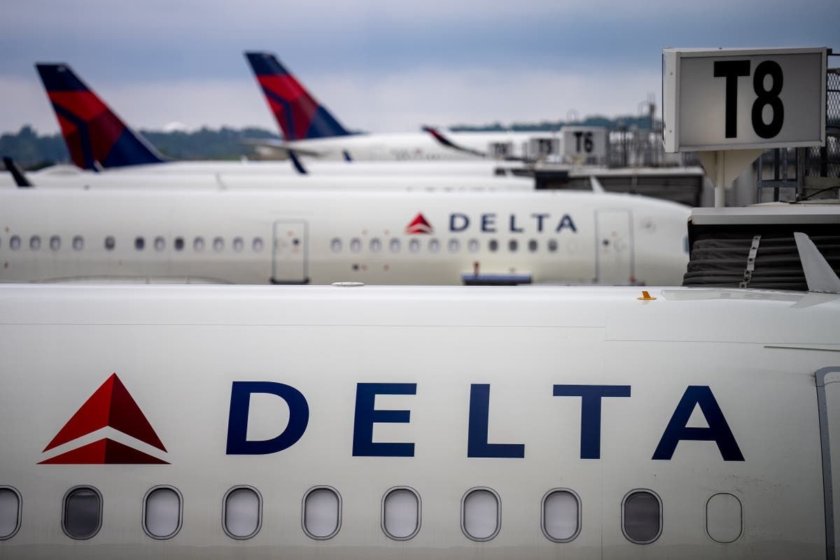 TikToker claims she was kicked off of Delta flight…