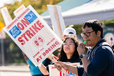 Boeing machinist strike is getting messier