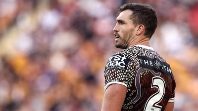 Broncos winger Corey Oates retires from the NRL