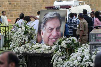 Mumbai Mourns Indian Industrialist Ratan Tata