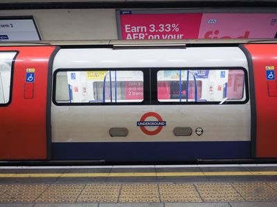 London commuters face severe delays on Jubilee and Northern lines