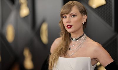 Taylor Swift donates $5m to US hurricane relief efforts