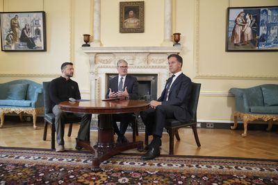 Zelenskyy meets UK and NATO leaders to secure support for ‘victory plan’