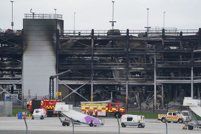 Luton Airport car park blaze could have been limited by sprinkler system, says report