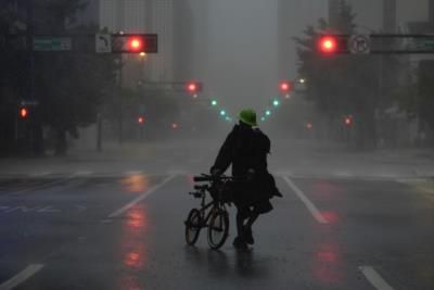 Tampa Area Bridges Reopening After Storm