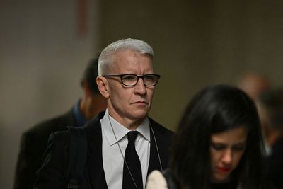 Anderson Cooper conked by Milton debris