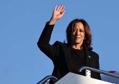 Harris campaign’s record $1bn funds fail to translate into swing state advantage