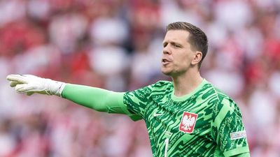 Barcelona's Wojciech Szczesny Fires Back at Critics Over Smoking Cigarettes