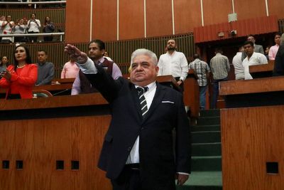 A new mayor takes office in southern Mexico after his predecessor was beheaded