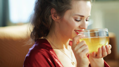 Jaggery vs honey: Which one is better for weight loss?