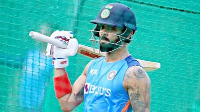 Virat Kohli's reaction to 'BGT mein aag lagani hai' leaves fans in splits - WATCH