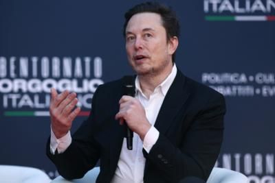 Elon Musk Unveils Vision For Self-Driving Tesla Robotaxis