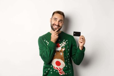 8 ways to be savvy with your spending this Christmas