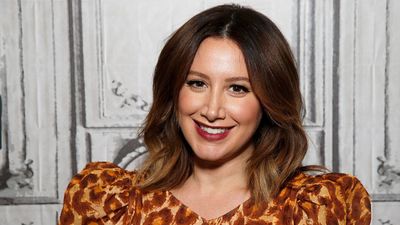 Ashley Tisdale's living room layout is a 'social butterfly's dream come true' – experts love the 2025 seating trend that's perfect for hosts