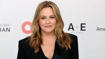 Alicia Silverstone to search for clues in new murder mystery for Acorn TV