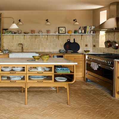 6 on-trend kitchen wall lighting ideas to illuminate every corner of a cooking space