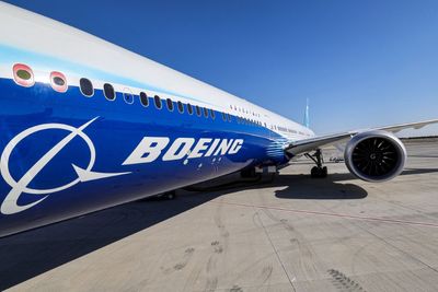 Boeing cuts 10% of workforce