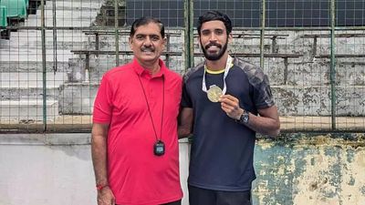 After a late start, Tamil Nadu's Manav is making steady progress