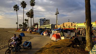 A tale of two cities in Venice Beach, where affluence and adversity collide