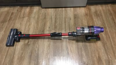 Ultenic U16 Flex Cordless Stick Vacuum review: an inexpensive choice for hard-to-reach areas