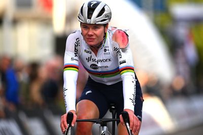 Lotte Kopecky, Charlotte Kool injured in crash-marred final on stage 5 at Simac Ladies Tour