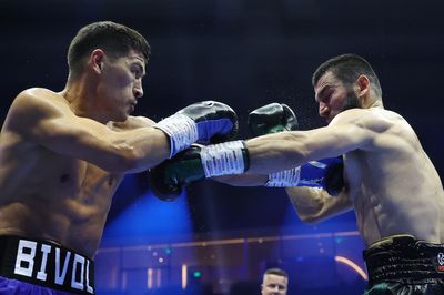 Artur Beterbiev wins controversial decision against Dmitry Bivol to become undisputed champion