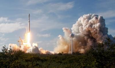Spacex Successfully Lands Super Heavy Booster On Mechazilla
