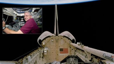 Snatching a spinning spacecraft was 'the greatest pride' for 1st Canadian astronaut in space (video)