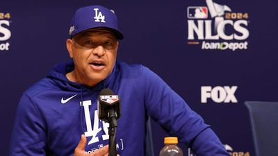 Dave Roberts Announces Dodgers' Pitching Plans for NLCS Game 2 vs. Mets