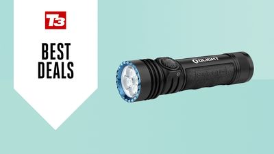 Night hikes sorted: 5-star rated hand torch falls to lowest-ever price at Amazon