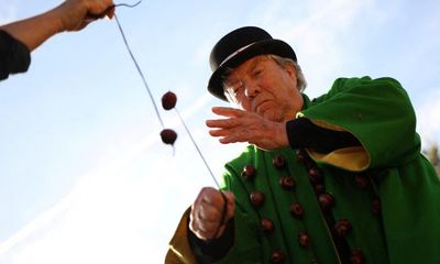 Cheating alleged after men’s world conker champion found with steel chestnut