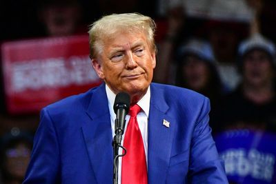 Doctors join calls for Trump to release medical records as his speeches continue to go off the rails