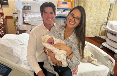 Olivia Munn shares video of newborn daughter experiencing ‘slowest fall ever’