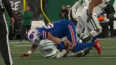 NFL Fans Befuddled by Roughing the Passer Penalty That Extended Jets' Scoring Drive