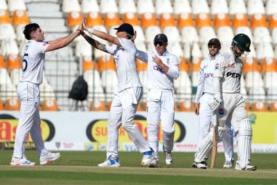 Matthew Potts ends Pakistan century stand after early Jack Leach joy for England