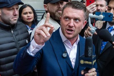 Tommy Robinson’s book went to No 1 on Amazon. This is what I learned from the reviews