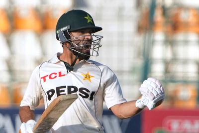 Kamran Ghulam leads Pakistan rally against fast-starting England with debut ton