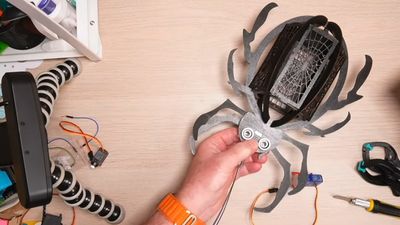 This Raspberry Pi Pico spider robot spookily wiggles as people approach