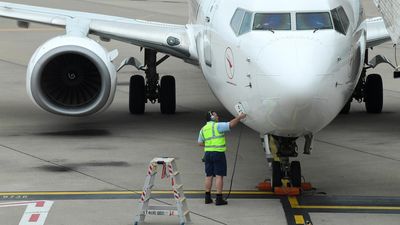 Qantas braces against carbon neutral greenwash claim