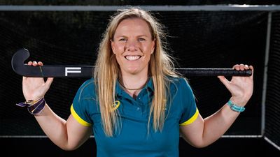 Hockeyroos 'keeper collects in landmark Indian auction