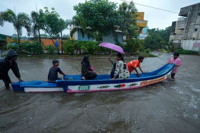 Monsoon flooding closes schools and offices in India's southern IT hubs